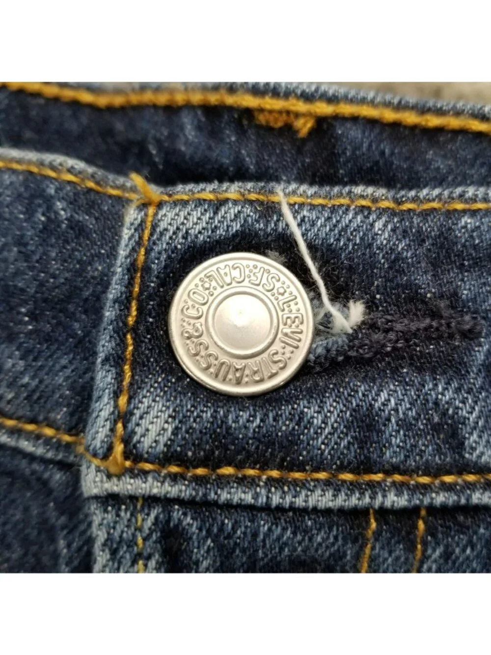 Levis Shorts Womens 28 Blue 501 Premium Stretch Denim Button Fly Jorts *Read*